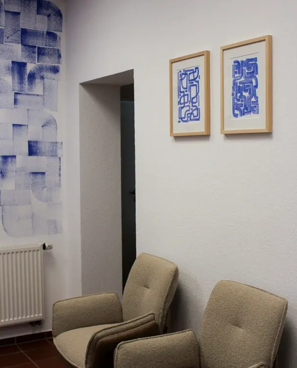 Raumgestaltung für Gräfrather Arztpraxis: Ein Wand- und Raumkonzept, das beruhigend auf Patient:innen wirkt - Bild 5